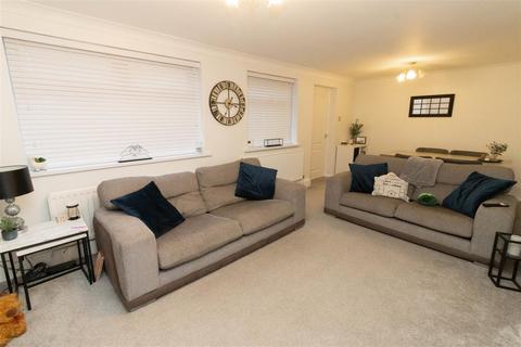 18 Fellside, Birtley, Chester Le Street, DH3 2NE