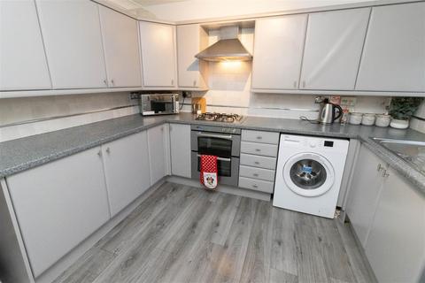 18 Fellside, Birtley, Chester Le Street, DH3 2NE