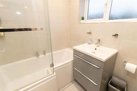 18 Fellside, Birtley, Chester Le Street, DH3 2NE