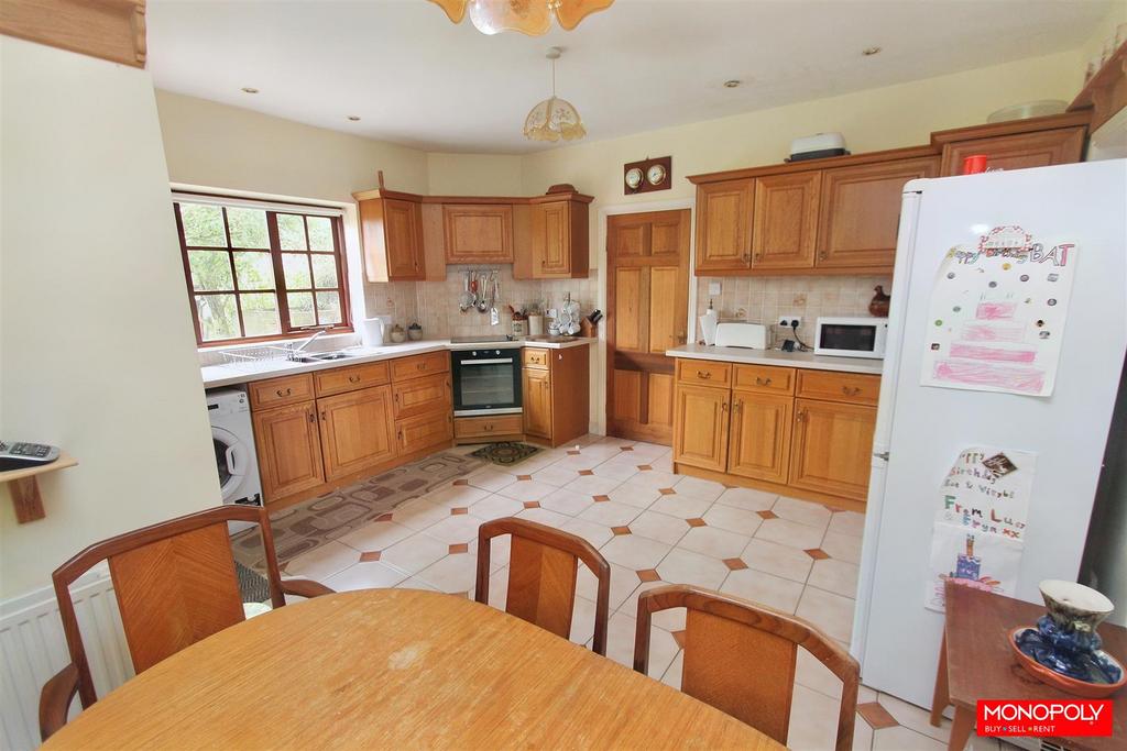 Annex Kitchen....jpg
