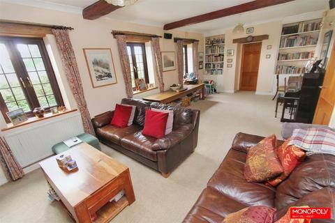 Maes-y-parc Mold Road, Denbigh, LL16 4BN