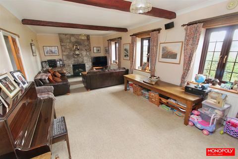 Maes-y-parc Mold Road, Denbigh, LL16 4BN
