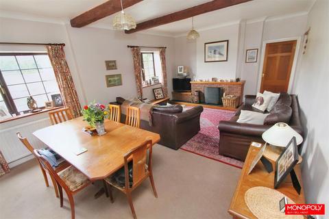 Maes-y-parc Mold Road, Denbigh, LL16 4BN