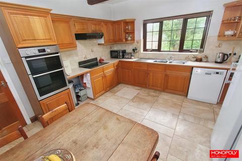 Maes-y-parc Mold Road, Denbigh, LL16 4BN