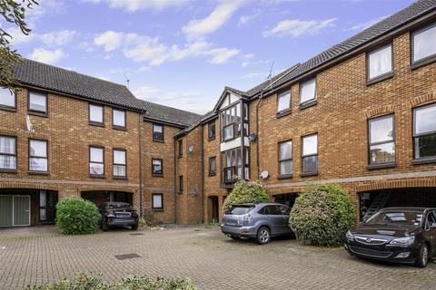 84 Farriers Road, Epsom, KT17 1LR