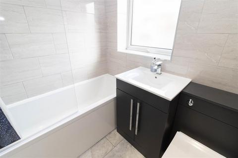 18 Bittern Close, Dunston, Gateshead, NE11 9FG