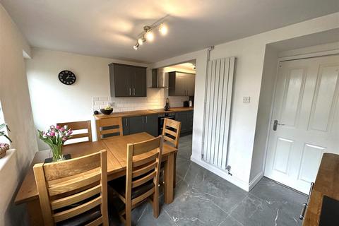 3 bedroom end of terrace house for sale, Dale Crescent, Fernwood, Newark