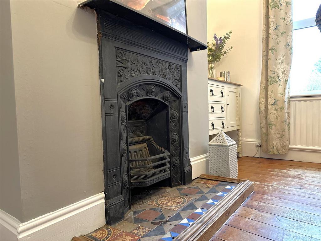 Period Feature 636