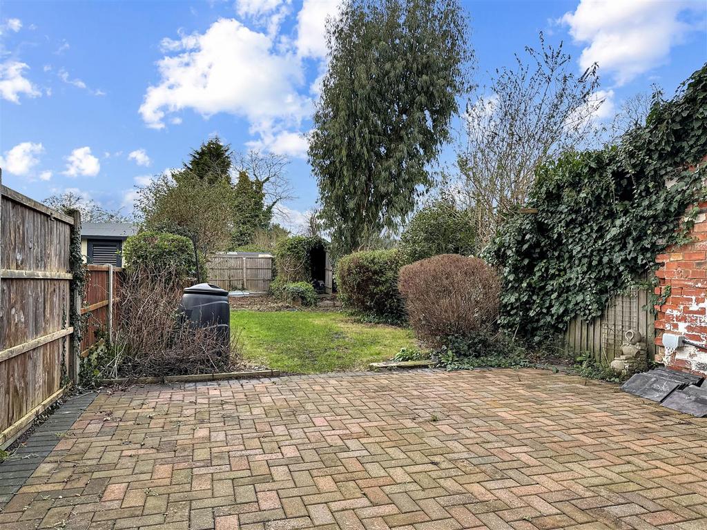 Enclosed Rear Garden 847