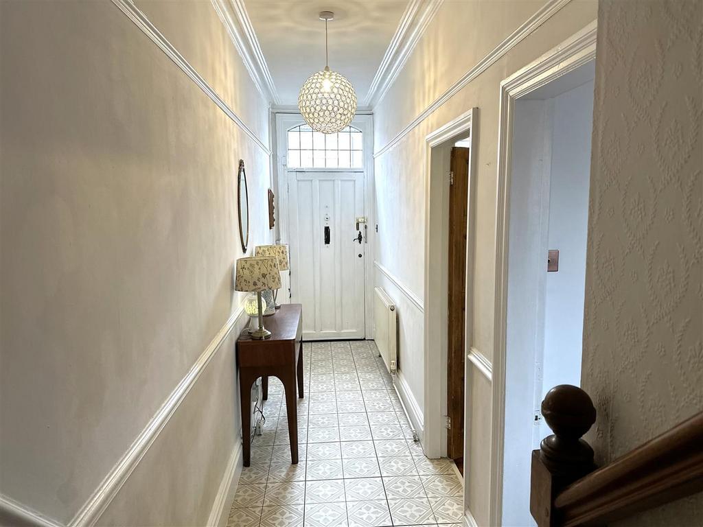 Inviting Entrance Hall 661