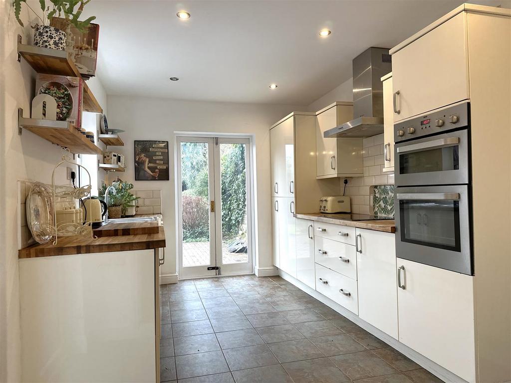 Contemporary Kitchen 625