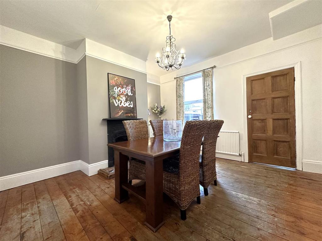 Lovely Dining Room 634