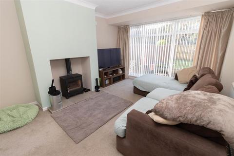 83 Bryans Leap, Burnopfield, Newcastle Upon Tyne, NE16 6BT