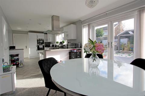 8 Dol Hyfryd, Denbigh, LL16 4PZ