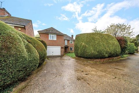 72 Haslemere Road, Liphook, GU30 7BN