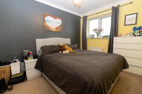 66 Forest Gate, Palmersville, Newcastle Upon Tyne, NE12 9EF