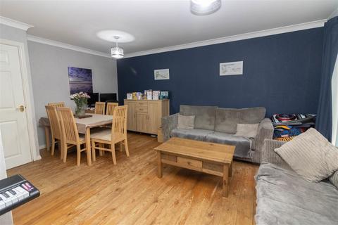66 Forest Gate, Palmersville, Newcastle Upon Tyne, NE12 9EF