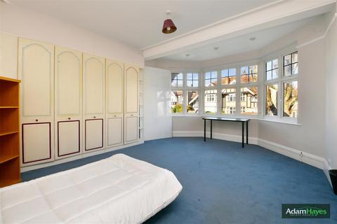 6 bedroom semi-detached house for sale, Friern Watch Avenue, London N12