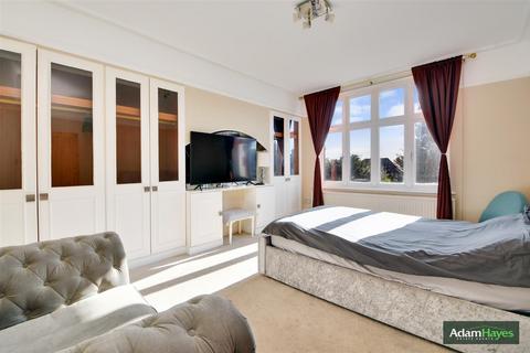 6 bedroom semi-detached house for sale, Friern Watch Avenue, London N12