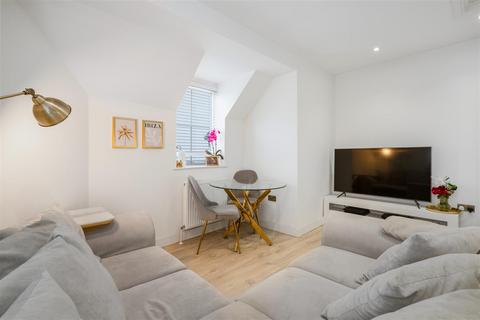 3b High Street, Sunninghill, Ascot, SL5 9NQ