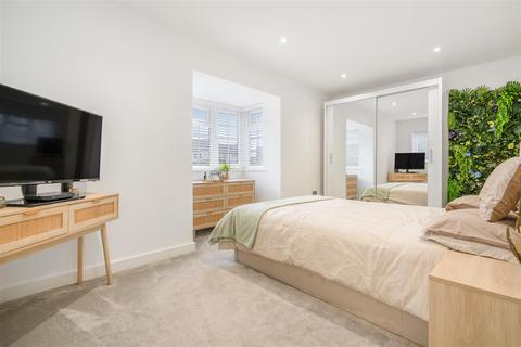 3b High Street, Sunninghill, Ascot, SL5 9NQ