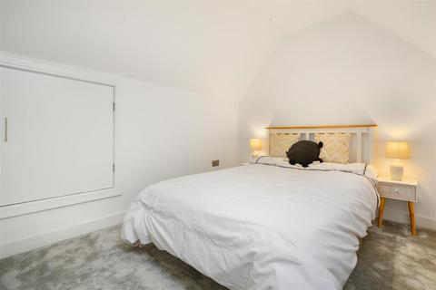 3b High Street, Sunninghill, Ascot, SL5 9NQ