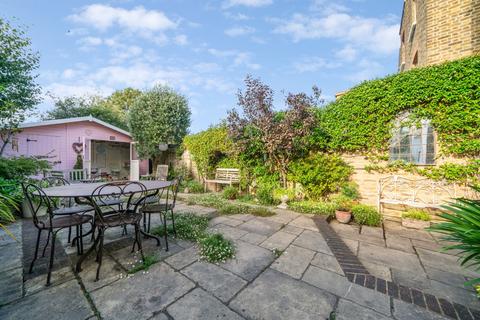 undefined, Cleveland Road, Barnes, London