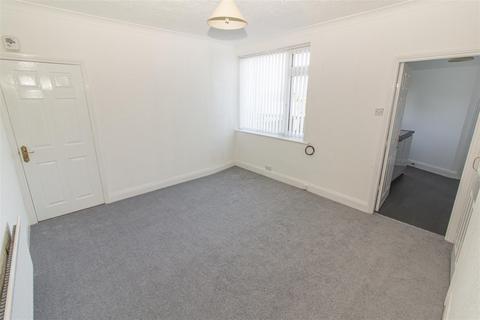 2 bedroom ground floor flat for sale, Brookland Terrace, North Shields