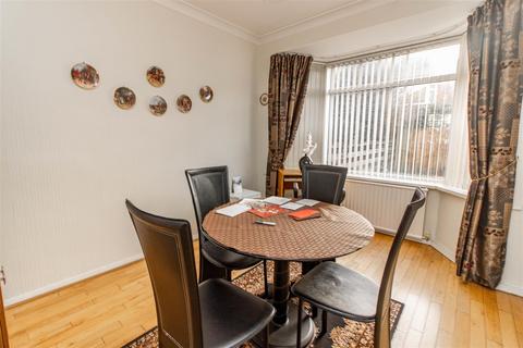 3 bedroom semi-detached house for sale - Whitton Place, High Heaton, Newcastle Upon Tyne