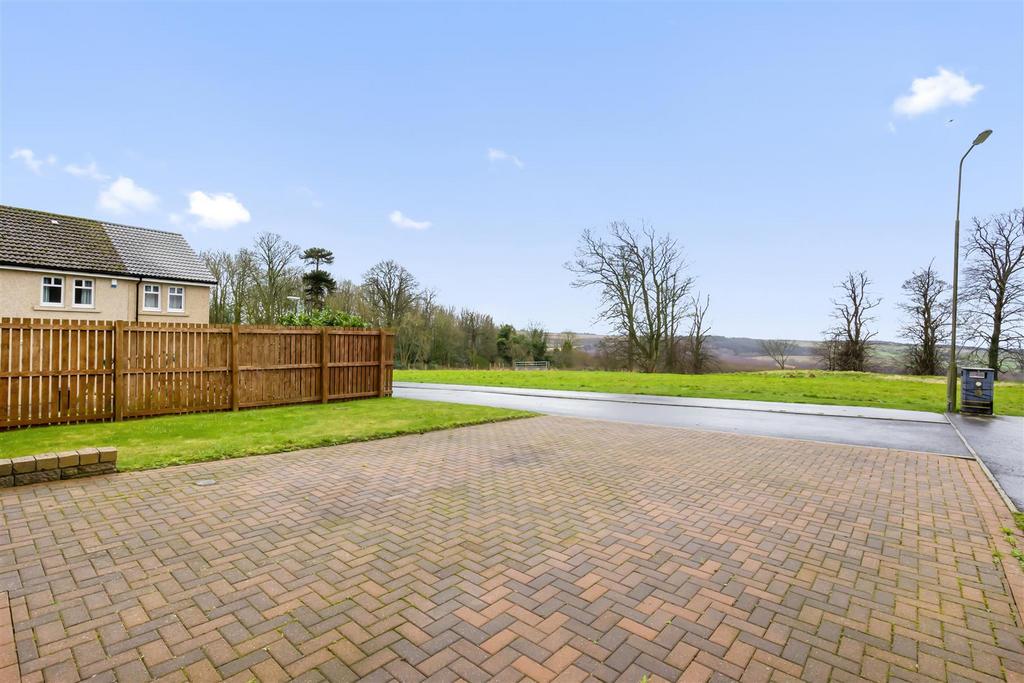 53 Clover Way Blairhall 42.jpg