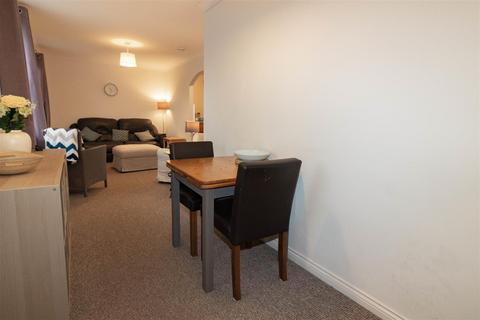 70 Forest Gate, Palmersville, Newcastle Upon Tyne, NE12 9EF