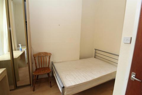 2 bedroom flat to rent, Miskin Street, Cardiff CF24