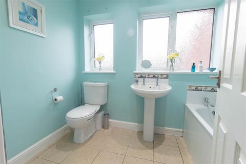 5 bedroom semi-detached house for sale, Whitecliff Close, North Shields