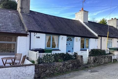 4 Chapel Street, Pentraeth, LL75 8LQ