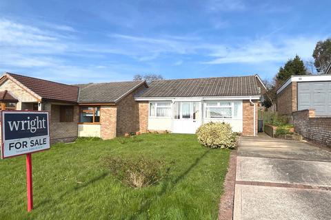 2 bedroom semi-detached bungalow for sale, Hefford Road, East Cowes