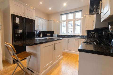 4 bedroom semi-detached house for sale, Milldene Avenue, Tynemouth