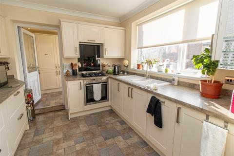 2 bedroom semi-detached bungalow for sale - Marshmont Avenue, Tynemouth, North Shields