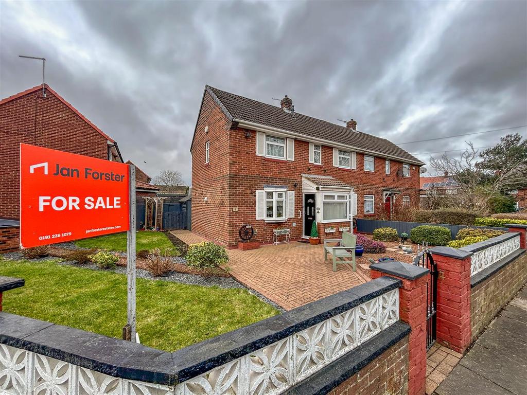 Brookside Avenue, Brunswick Village... 2 bed semidetached house for