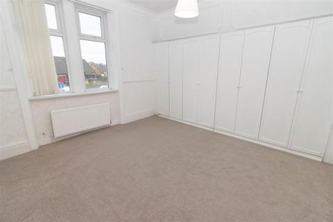 2 bedroom apartment to rent, Moore Street, Gateshead NE8