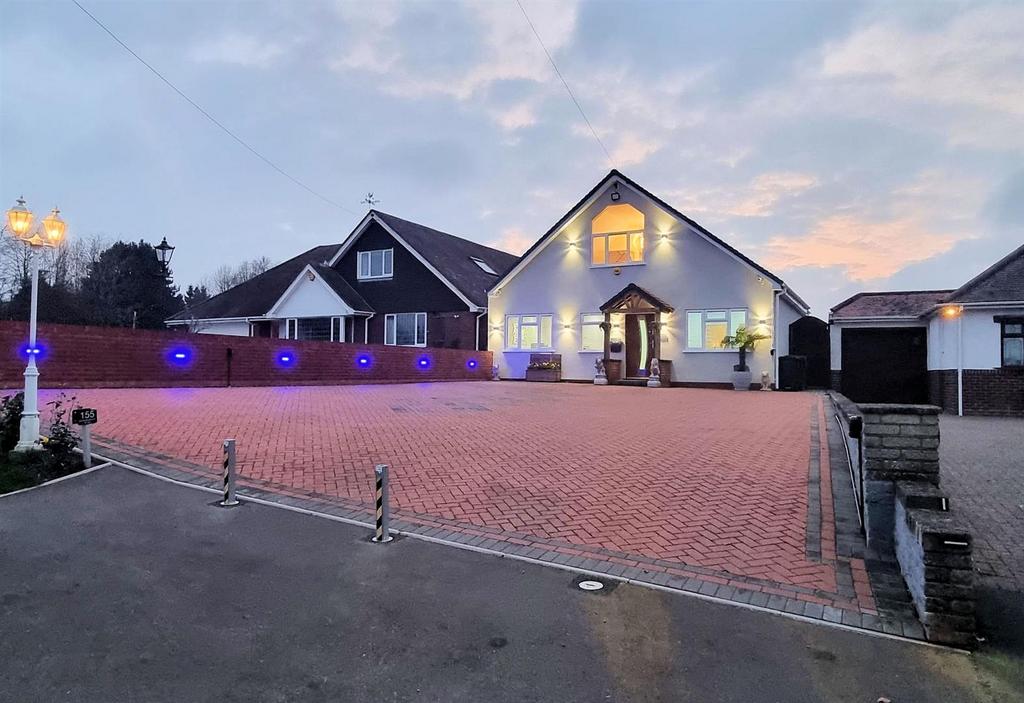 Bromsgrove Road, Halesowen B62 4 bed detached bungalow for sale £700,000