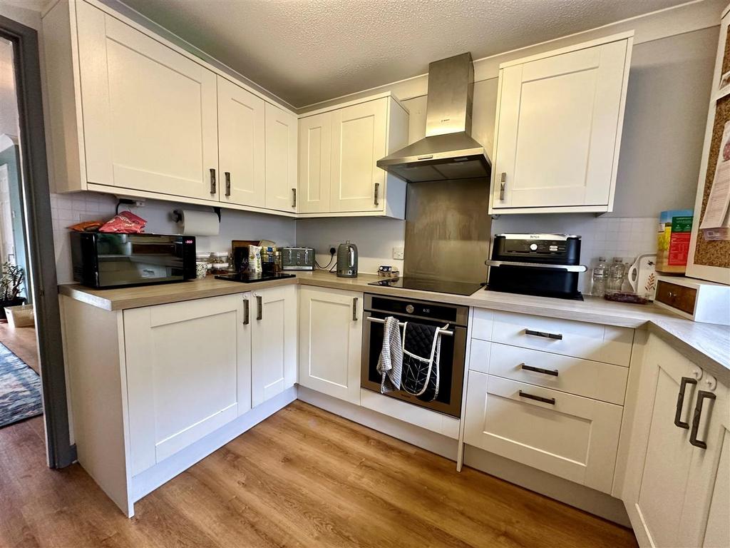 Kitchen 1.jpg