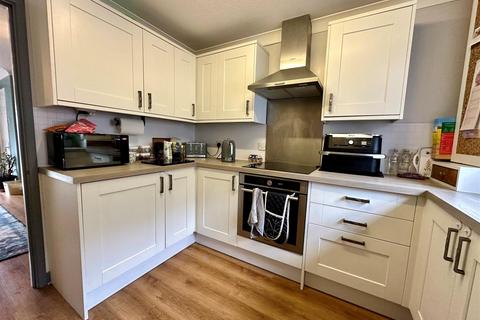 5 Chygothow, Helston, TR13 8HZ