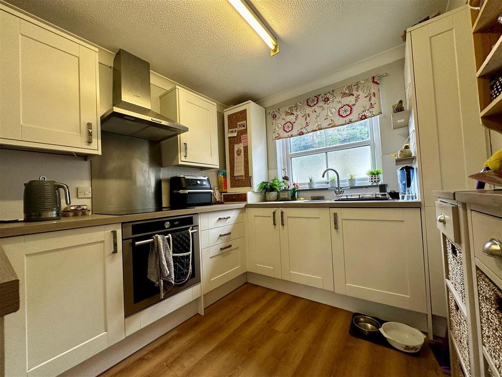 Kitchen 3.jpg