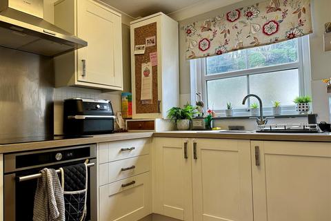5 Chygothow, Helston, TR13 8HZ
