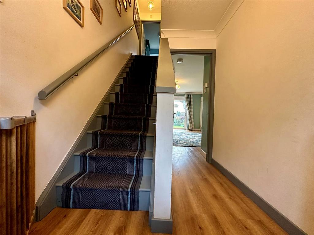 Hallway.jpg