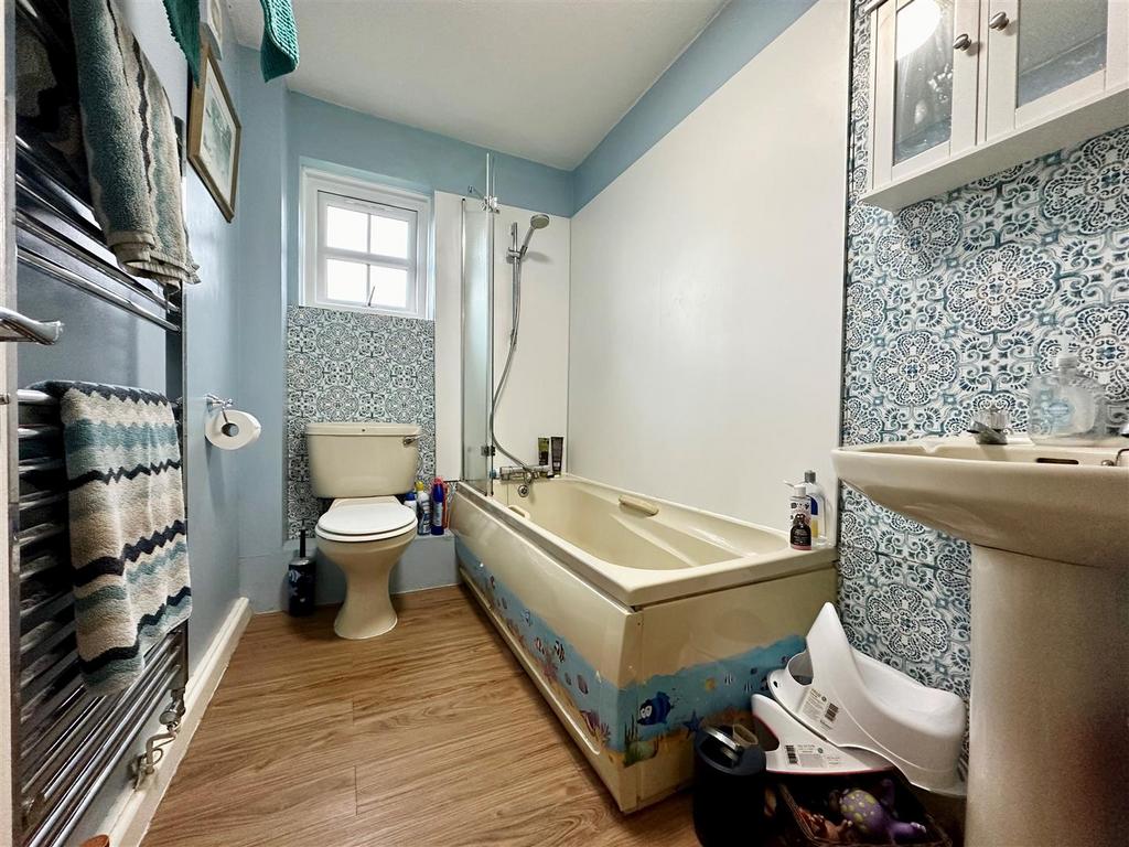 Bathroom.jpg