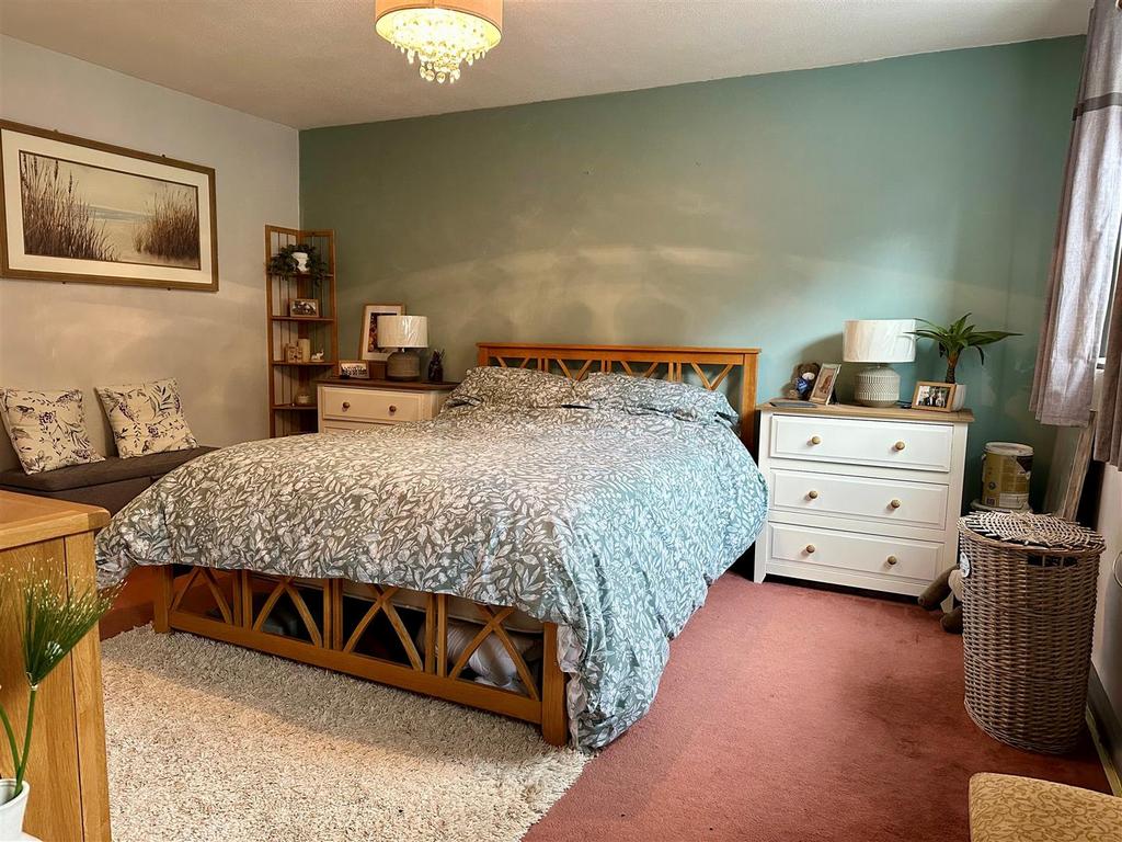 Bedroom 1.1.jpg