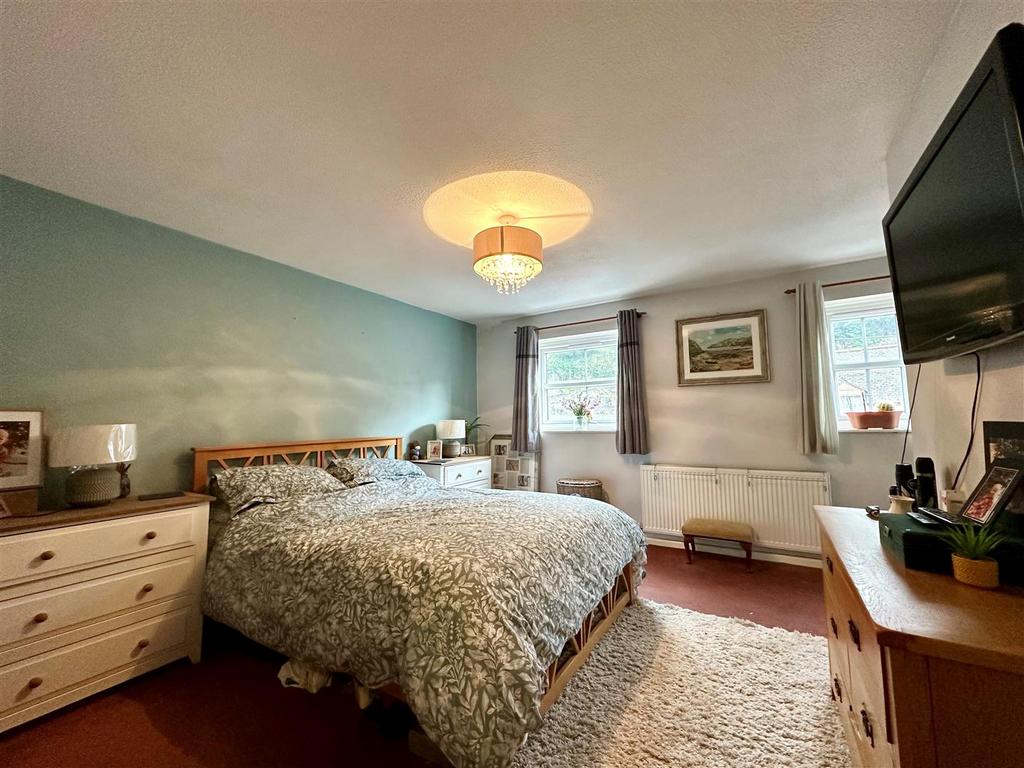Bedroom 1.2.jpg