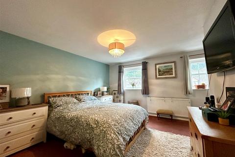 5 Chygothow, Helston, TR13 8HZ