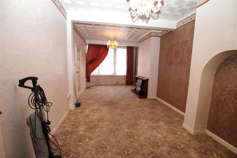 83 Henniker Gardens, London, E6 3HT